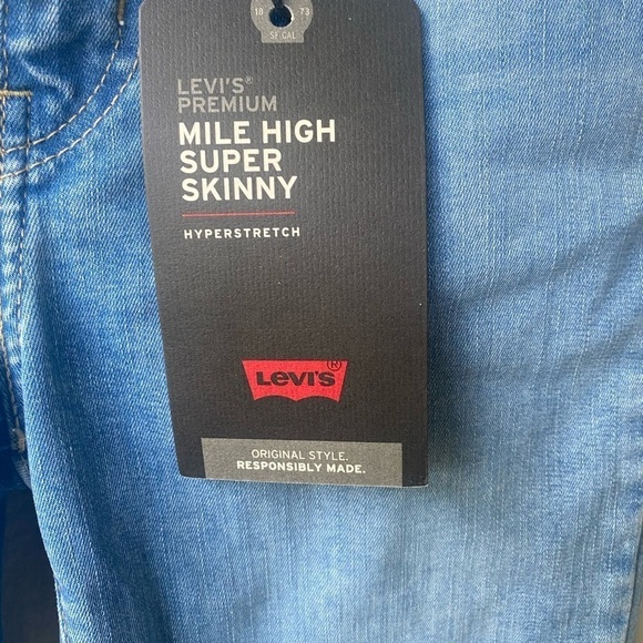 NWT Levi’s Mile High Super Skinny High Waist High Rise Distressed Jeans Size 26 - Picture 14 of 14